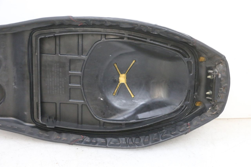 photo de SITZBANK SYM CROX 4T 50 (2016 - 2023) - Hochauflösende Nahaufnahme