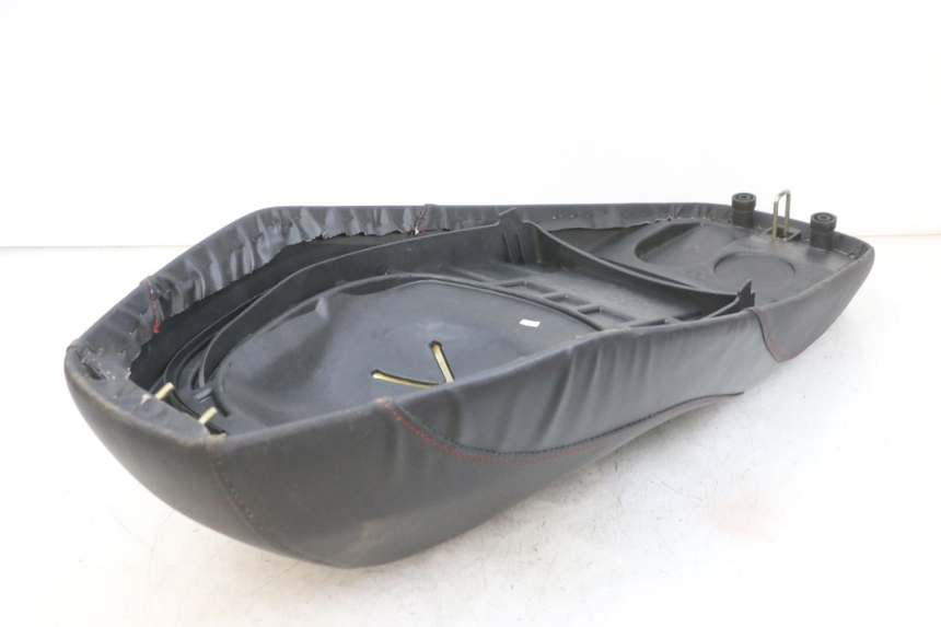 photo de SITZBANK SYM CROX 4T 50 (2016 - 2023) - Oberflächenzustand und Material