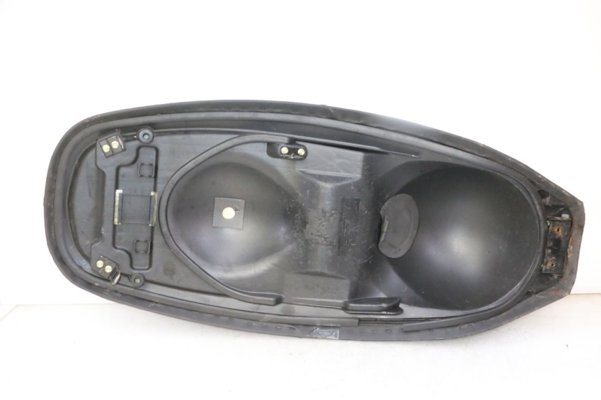 photo de SITZBANK KYMCO DINK STREET 125 (2009 - 2014) - Hochauflösende Nahaufnahme