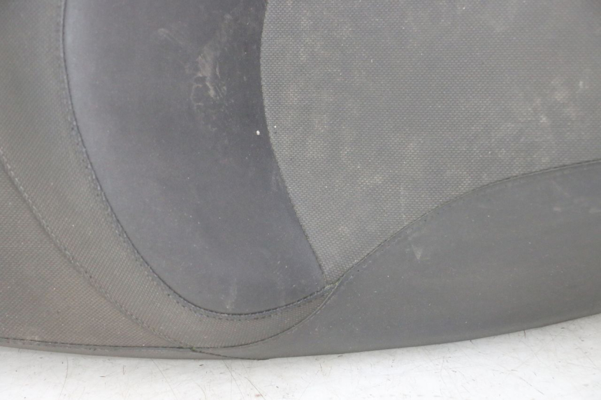 photo de SITZBANK KYMCO DINK STREET 125 (2009 - 2014) - Fokus auf die Struktur