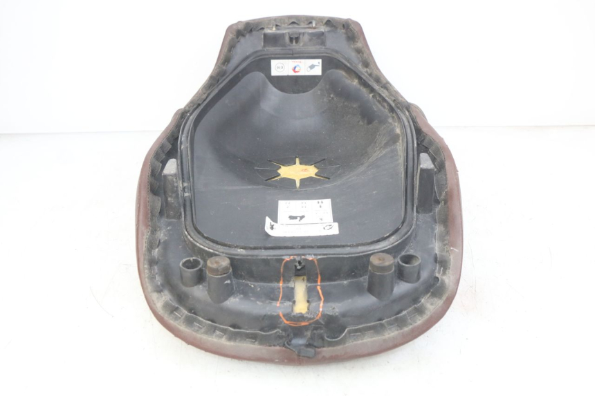 photo de SITZBANK PEUGEOT DJANGO 4T 50 (2014 - 2019) - Oberflächenzustand und Material