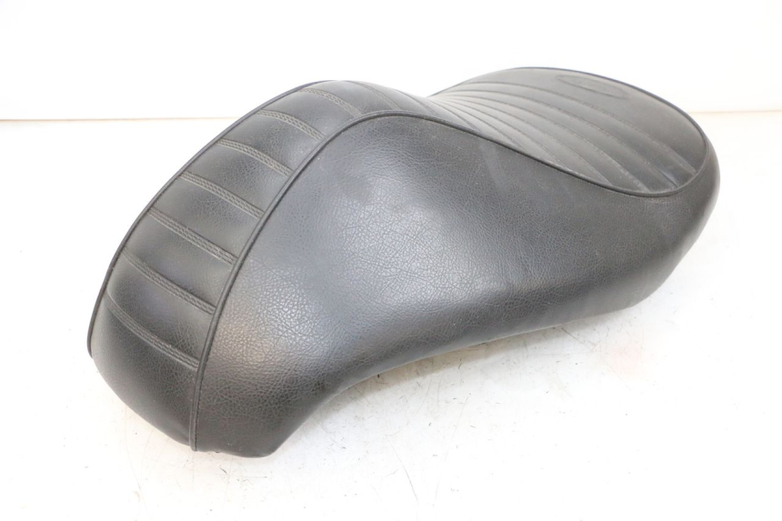 photo de SITZBANK PEUGEOT DJANGO 4T 50 (2014 - 2019) - Zoom auf Komponenten