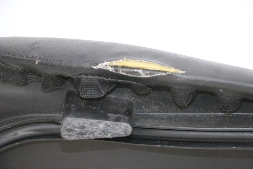 photo de SITZBANK PEUGEOT DJANGO 4T 50 (2014 - 2019) - Details der Befestigungspunkte