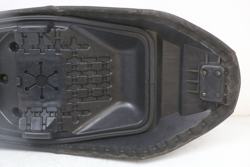 photo de SITZ LONGJIA EASY MAX 125 (2020 - 2024) - Oberflächenzustand und Material