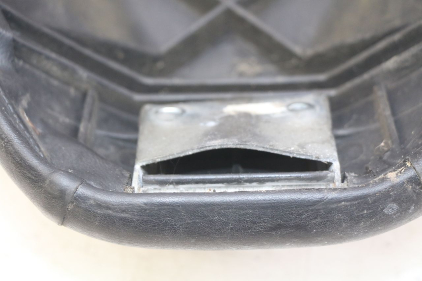 photo de SELLE PEUGEOT ELYSEO 125 (1999 - 2004) - Charakteristische Merkmale