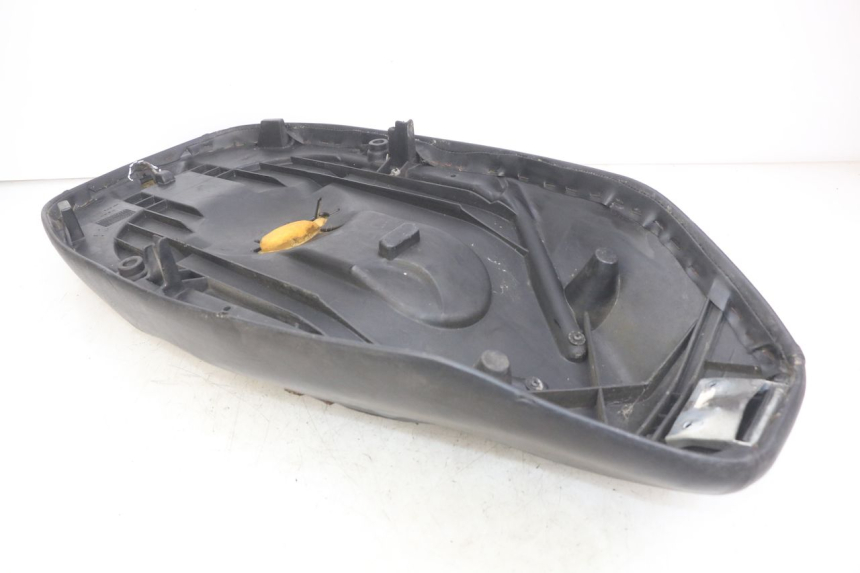 photo de SELLE PEUGEOT ELYSEO 125 (1999 - 2004) - Zoom auf Komponenten