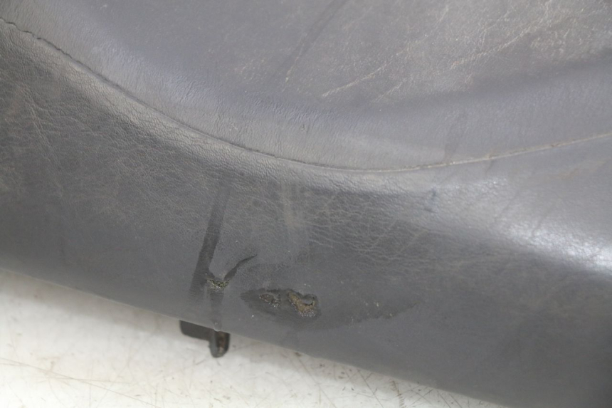 photo de SELLE PEUGEOT ELYSEO 125 (1999 - 2004) - Kennzeichnungen und Originalreferenzen