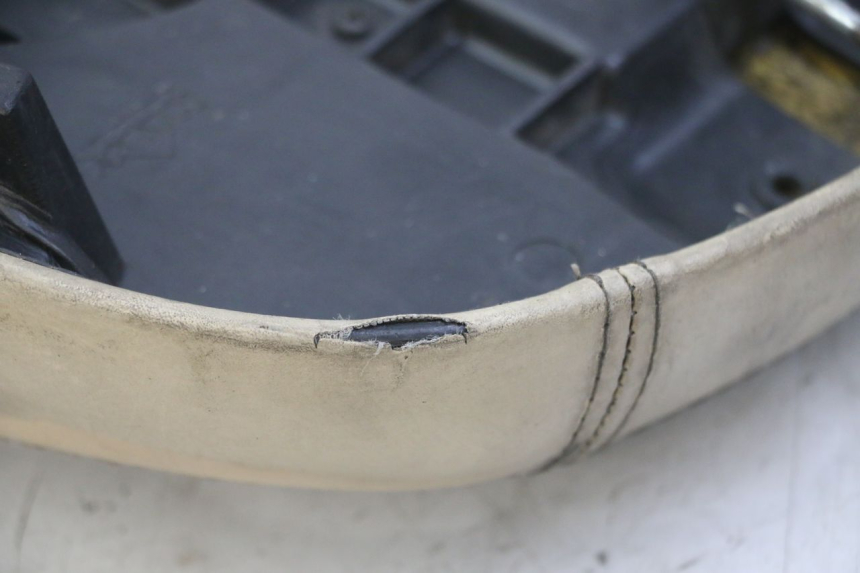 photo de SELLE PEUGEOT ELYSEO 125 (1999 - 2004) - Charakteristische Merkmale