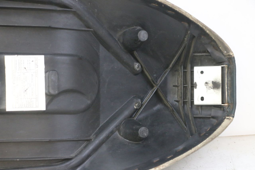 photo de SELLE PEUGEOT ELYSEO 125 (1999 - 2004) - Detaillierte Sichtprüfung