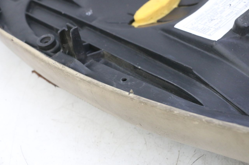 photo de SELLE PEUGEOT ELYSEO 125 (1999 - 2004) - Oberflächenzustand und Material