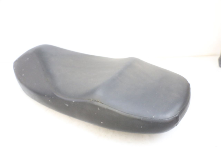 photo de SELLE PEUGEOT ELYSEO 125 (1999 - 2004) - Hochauflösende Nahaufnahme