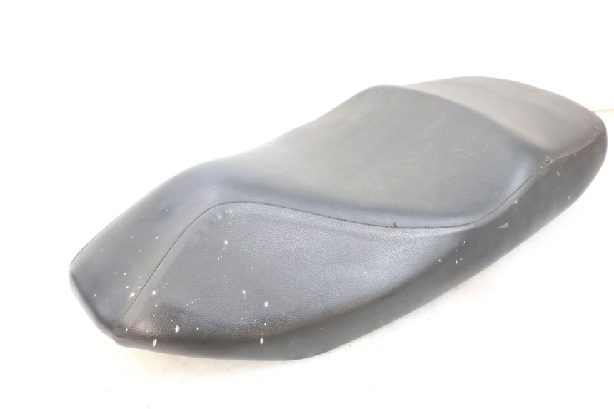photo de SELLE PEUGEOT ELYSEO 125 (1999 - 2004) - Detaillierte Sichtprüfung