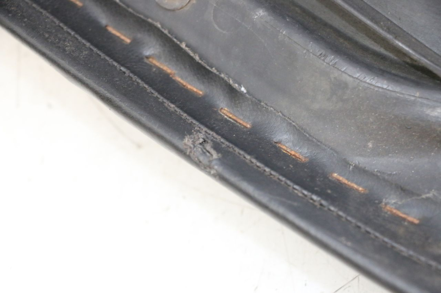 photo de SELLE PEUGEOT ELYSTAR 50 (2002 - 2014) - Details der Befestigungspunkte