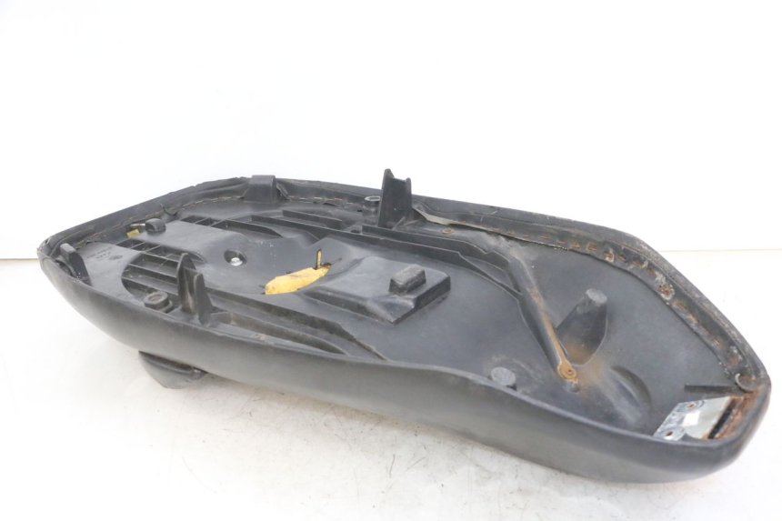 photo de SELLE PEUGEOT ELYSTAR 50 (2002 - 2014) - Oberflächenzustand und Material