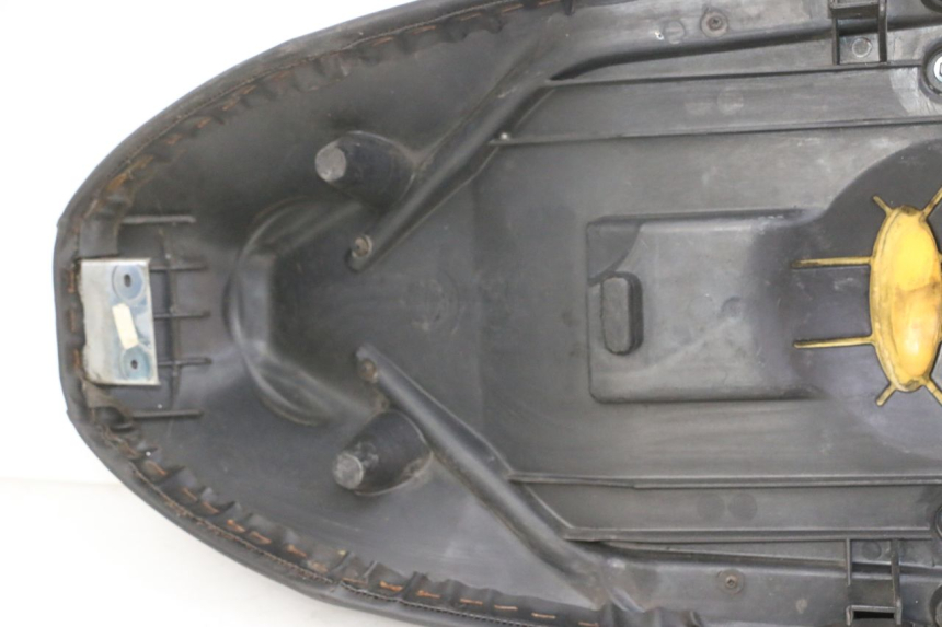 photo de SELLE PEUGEOT ELYSTAR 50 (2002 - 2014) - Technische Nahaufnahme