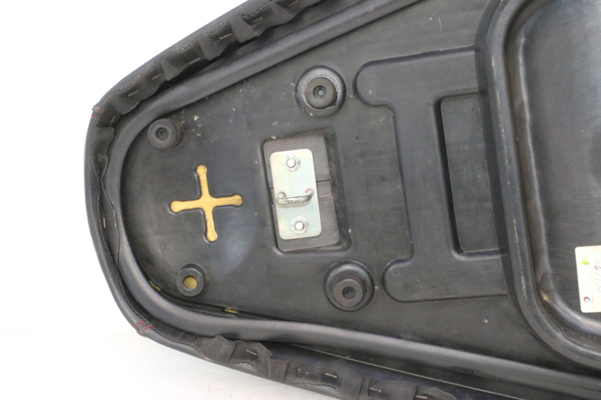 photo de SITZ KEEWAY F-ACT FACT EVO 50 (2020 - 2026) - Details der Befestigungspunkte