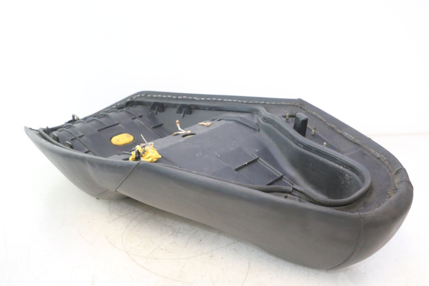 photo de SITZBANK HONDA FES PANTHEON 2T 125 (1998 - 2002) - Weitere Ansicht des Artikels