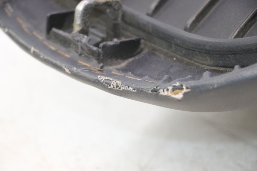 photo de SITZBANK HONDA FES PANTHEON 2T 125 (1998 - 2002) - Charakteristische Merkmale