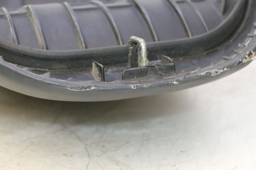 photo de SITZBANK HONDA FES PANTHEON 2T 125 (1998 - 2002) - Oberflächenzustand und Material