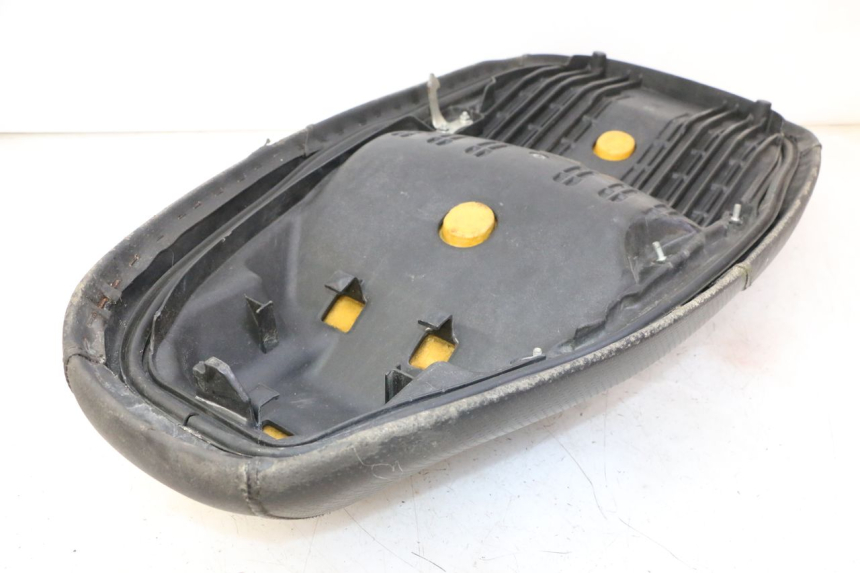 photo de SELLE HONDA FES S-WING SWING ABS 125 (2007 - 2015) - Hochauflösende Nahaufnahme