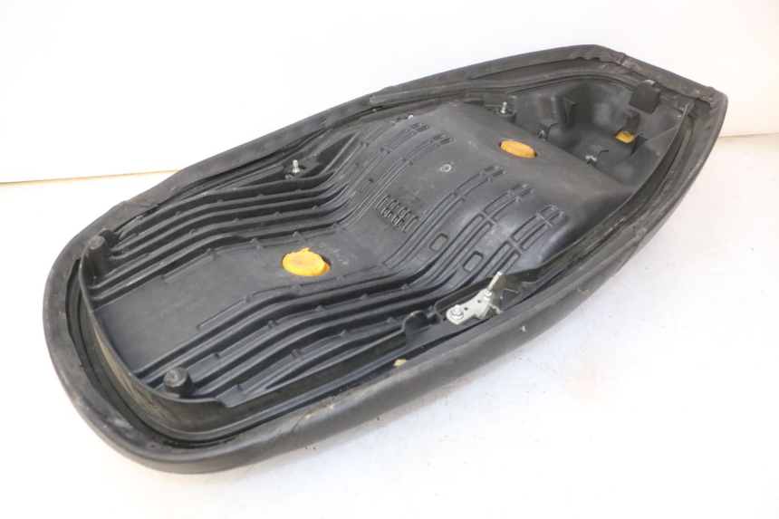 photo de SELLE HONDA FES S-WING SWING ABS 125 (2007 - 2015) - Detailansicht des Bauteils