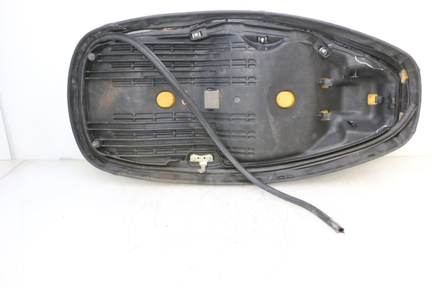 photo de SELLE HONDA FES S-WING SWING ABS 125 (2007 - 2015) - Alternativer Blickwinkel