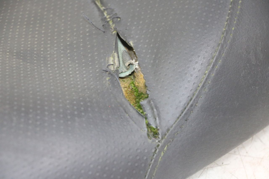 photo de SITZ HONDA FES S-WING SWING 125 (2007 - 2015) - Zoom auf Gebrauchszustand