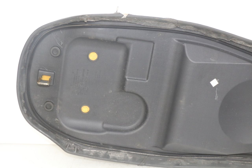 photo de SITZBANK SYM FIDDLE 3 III 125 (2014 - 2020) - Details der Befestigungspunkte