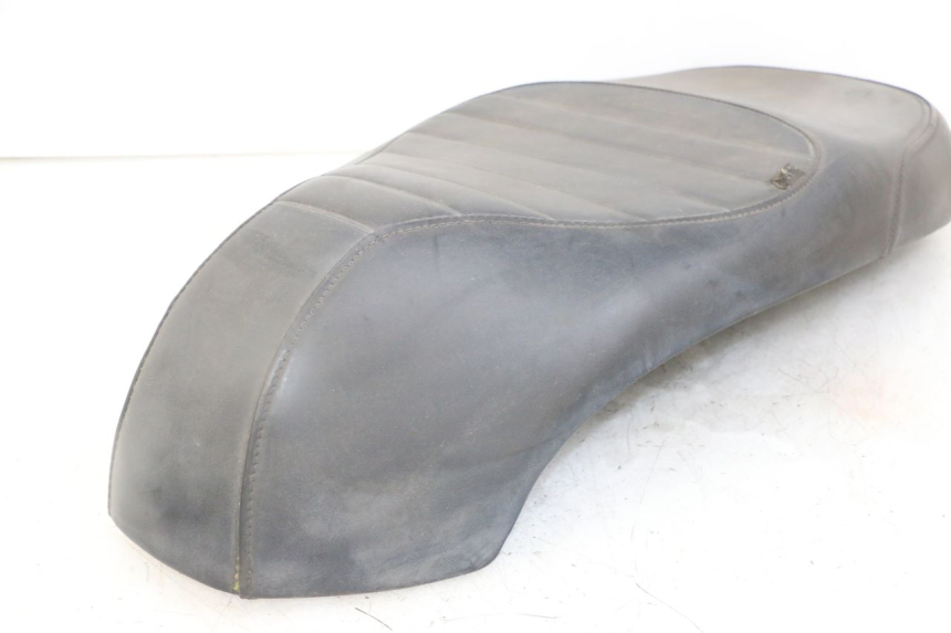 photo de SITZBANK SYM FIDDLE 3 III 125 (2014 - 2020) - Fokus auf die Struktur