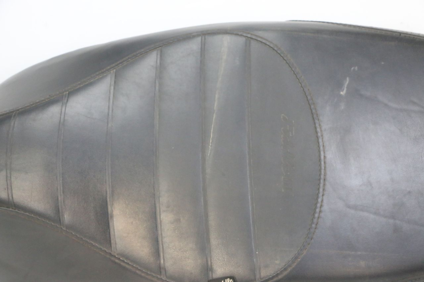 photo de SITZ SYM FIDDLE 3 III 50 (2014 - 2020) - Profilansicht des Ersatzteils