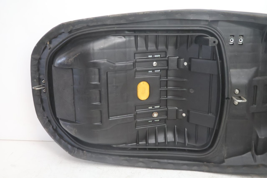 photo de SITZ HONDA FJS SILVER WING SILVERWING 400 (2005 - 2008) - Fokus auf die Struktur