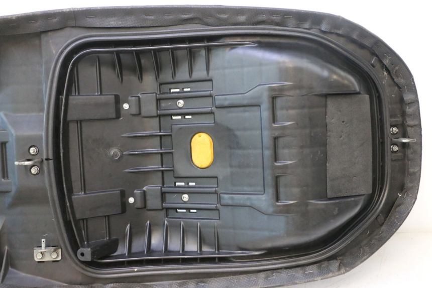 photo de SITZ HONDA FJS SILVER WING SILVERWING 400 (2005 - 2008) - Detaillierte Sichtprüfung