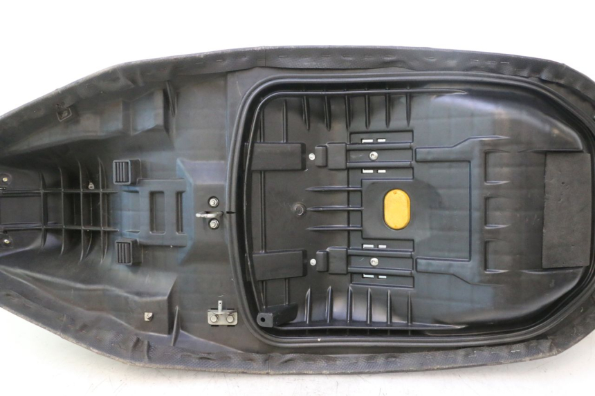 photo de SITZ HONDA FJS SILVER WING SILVERWING 400 (2005 - 2008) - Fokus auf die Struktur