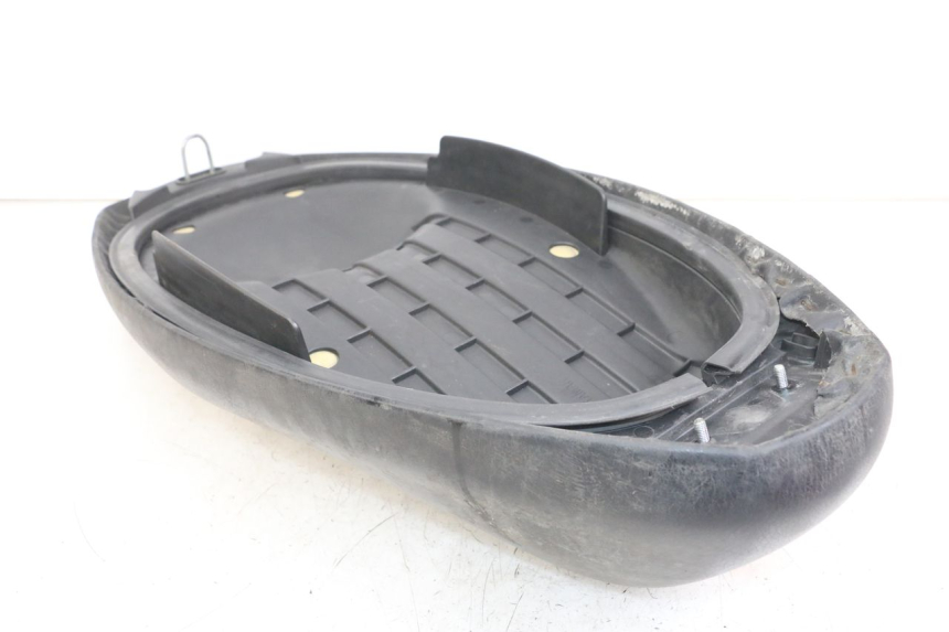 photo de SITZBANK MBK FLAME X 125 (2004 - 2007) - Detailansicht des Bauteils