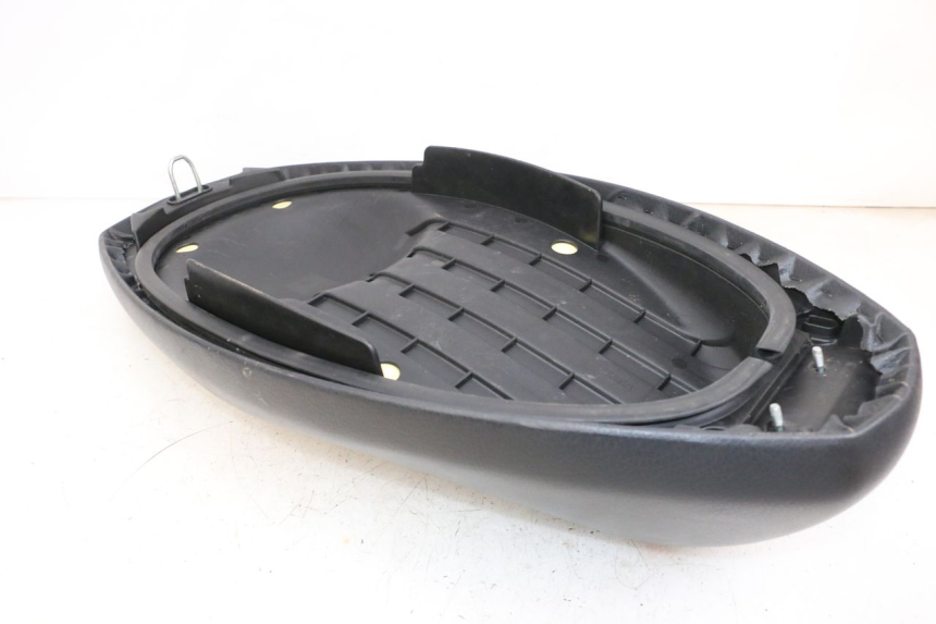 photo de SITZ MBK FLAME X 125 (2007 - 2016) - Details der Befestigungspunkte