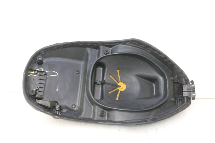 photo de SELLE PIAGGIO FLY 2T 50 (2004 - 2017) - Hochauflösende Nahaufnahme