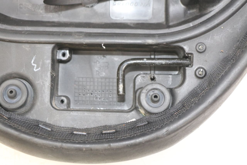 photo de SITZBANK PIAGGIO FLY 4T 50 (2013 - 2017) - Weitere Ansicht des Artikels