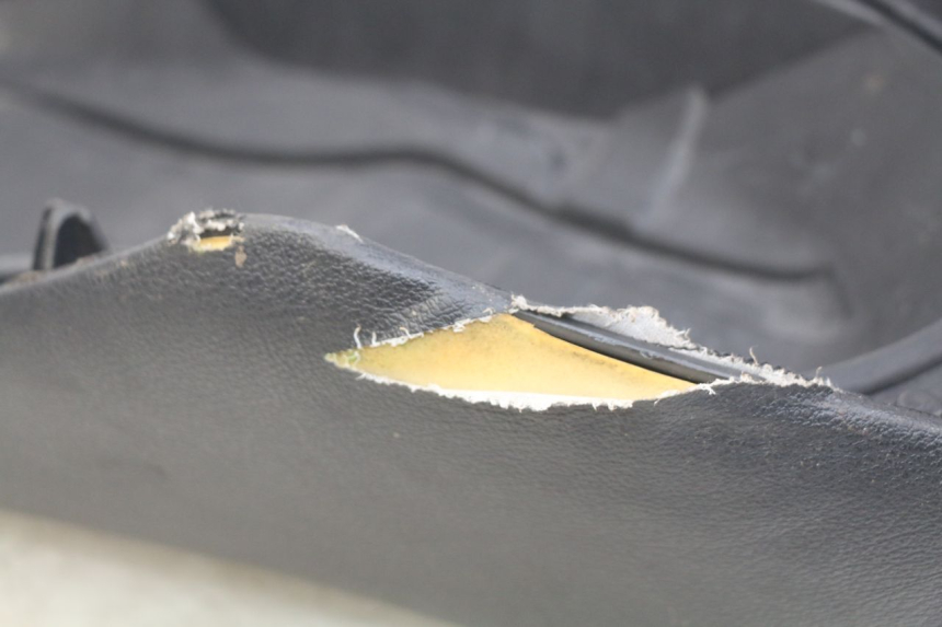 photo de SITZBANK PIAGGIO FLY 4T 50 (2013 - 2017) - Zoom auf Komponenten