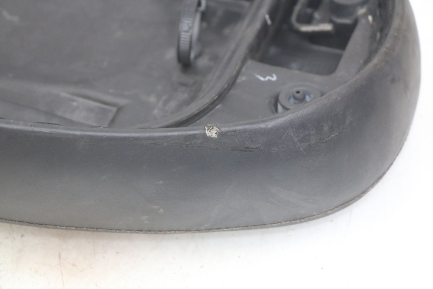 photo de SITZBANK PIAGGIO FLY 4T 50 (2013 - 2017) - Kennzeichnungen und Originalreferenzen