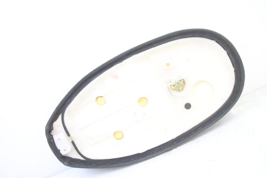 photo de SITZBANK VENESI FLY RETRO 4T 50 (2020 - 2025) - Details der Befestigungspunkte