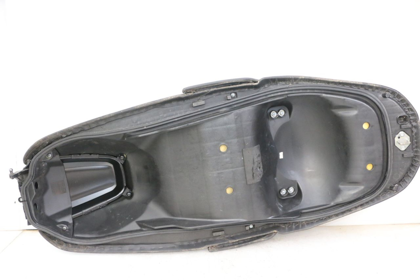 photo de SITZ HONDA FORZA ABS 300 (2013 - 2017) - Details der Befestigungspunkte