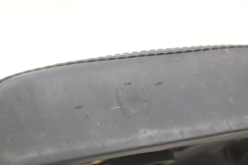 photo de SELLE PEUGEOT FOX 50 (1995 - 2003) - Detailansicht des Bauteils