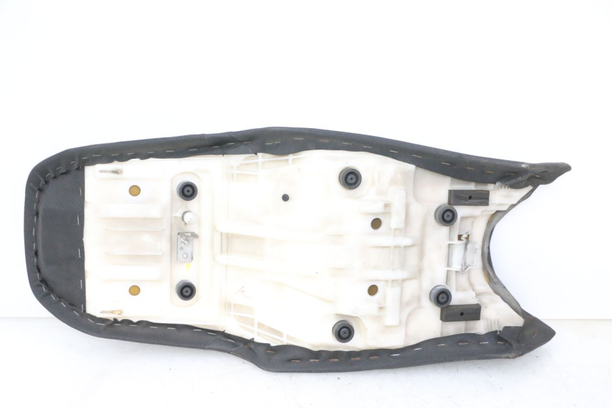 photo de SITZ YAMAHA FZ6 FAZER S2 600 (2007 - 2011) - Kennzeichnungen und Originalreferenzen