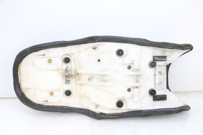 photo de SITZ YAMAHA FZ6 N FAZER 600 (2004 - 2006) - Hochauflösende Nahaufnahme