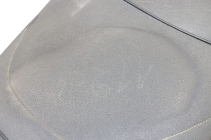 photo de SITZ YAMAHA FZ6 N FAZER 600 (2004 - 2006) - Zoom auf Gebrauchszustand