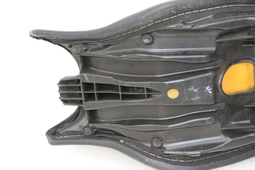 photo de SITZ BMW G310 R 310 (2016 - 2020) - Oberflächenzustand und Material