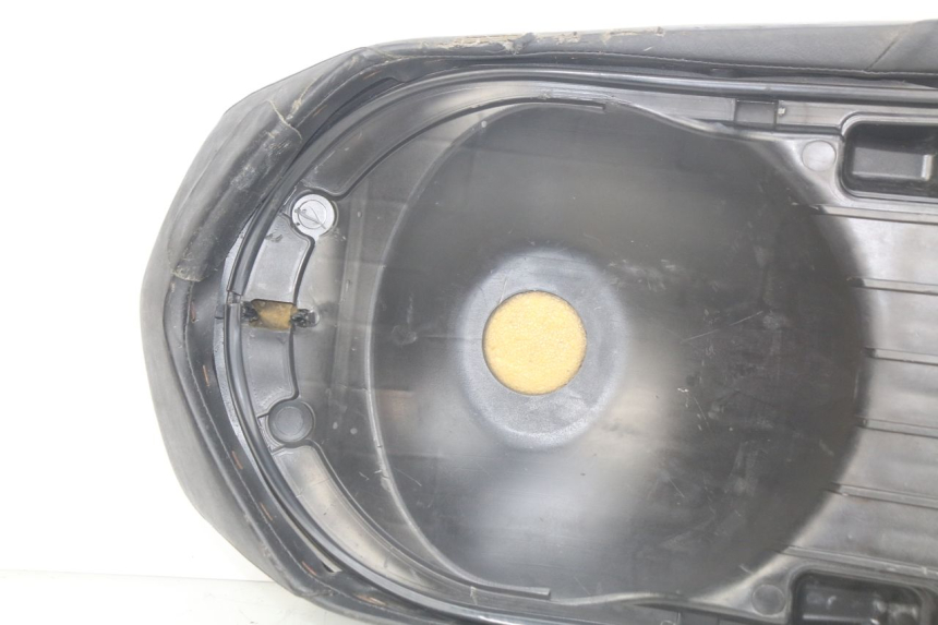 photo de SITZBANK PEUGEOT GEOPOLIS 400 (2007 - 2013) - Ergänzendes Produktfoto