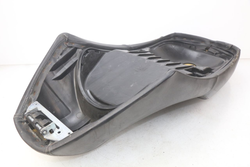 photo de SITZBANK PEUGEOT GEOPOLIS 400 (2007 - 2013) - Details der Befestigungspunkte