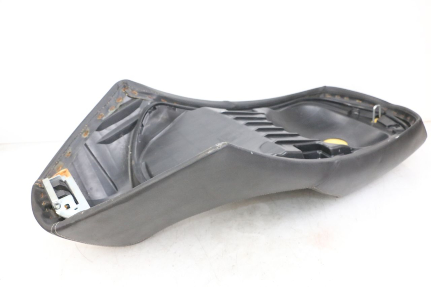 photo de SITZ PEUGEOT GEOPOLIS RS 125 (2007 - 2009) - Details der Befestigungspunkte