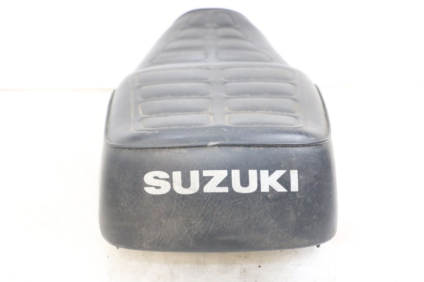 photo de SITZ SUZUKI GN 125 (1997 - 2000) - Zoom auf Komponenten